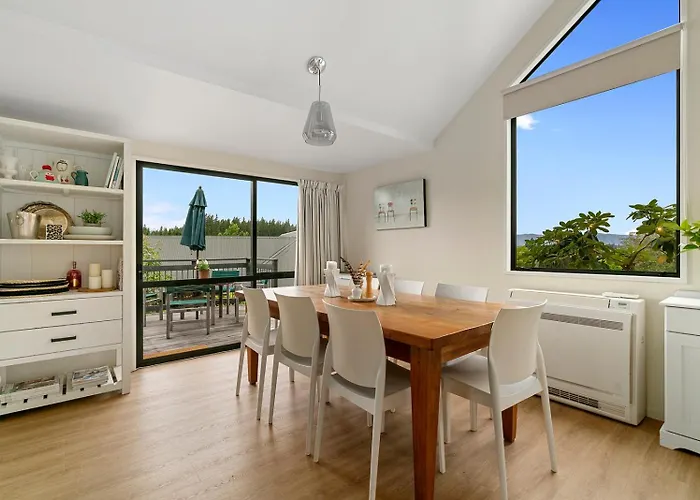 Holiday home Spacious Escape With Outdoor Living - Rippon Lea