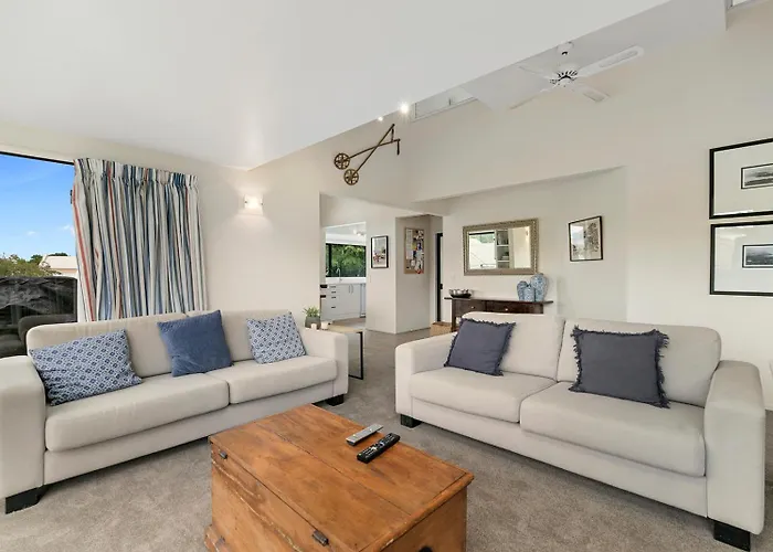 Spacious Escape With Outdoor Living - Rippon Lea Wanaka